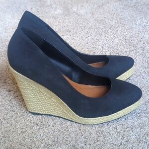 NEW/Defect Michael Antonio Black Suede Wedge Pumps Shoes Sz 7.5‎